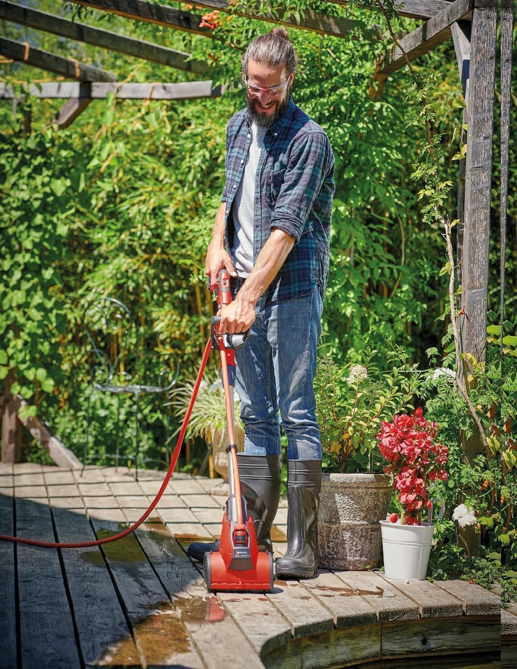 Einhell Akku-Oberflächenbürste PICOBELLA 18/215 Power X-Change (18 V, multifunktionell, integr. Gartenschlauchanschluss, inkl. Bürste MEDIUM, ohne Akku)