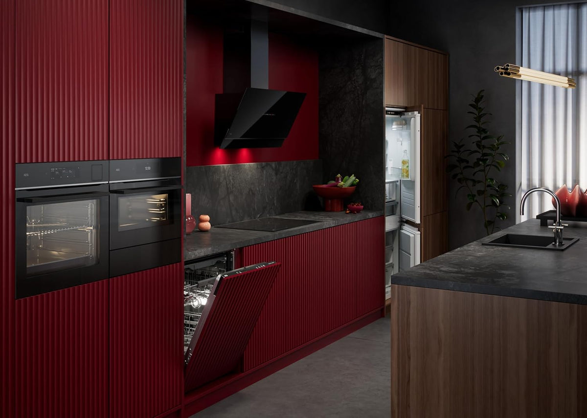 AEG Einbaubackofen – Serie 5 Ringheißluft: Gleichmäßige Garergebnisse auf 3 Ebenen – Pyrolyse Selbstreinigung – 25 Automatikprogramme – LED-Touchdisplay – Schnellaufheizung – Schwarz – BPE53516AB