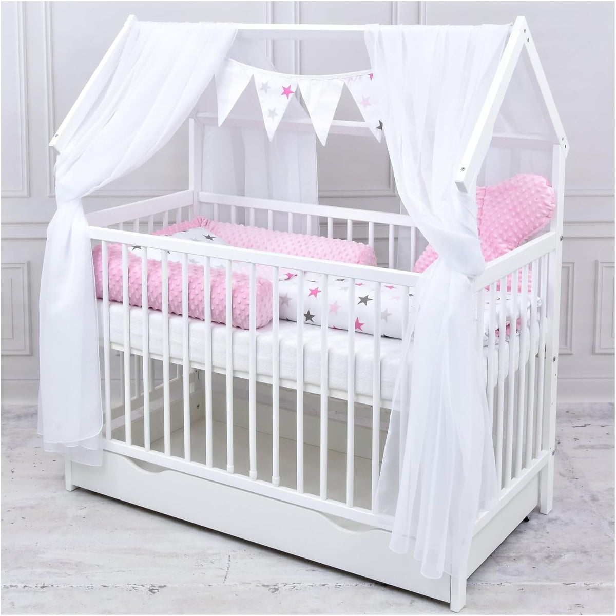 Baby Delux Babybett Komplett Set Hausbett 60x120 cm weiß Schublade Rausfallschutz Kinderbett Matratze Bettwäsche Deko Set (Prince Stars)