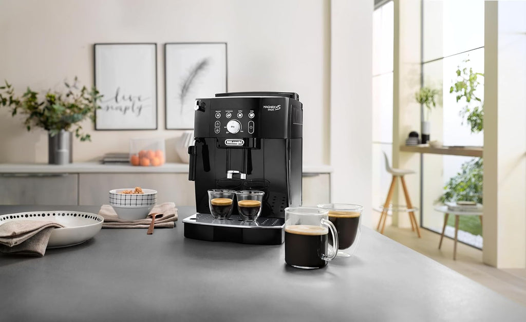 De'Longhi Magnifica Start ECAM222.20.B, Kaffeevollautomat mit Milchaufschäumdüse, für Cappuccino, mit Espresso-Direktwahltase und 2x Espresso Funktion, 13-stufiges Kegelmahlwerk, 1450 W, Schwarz